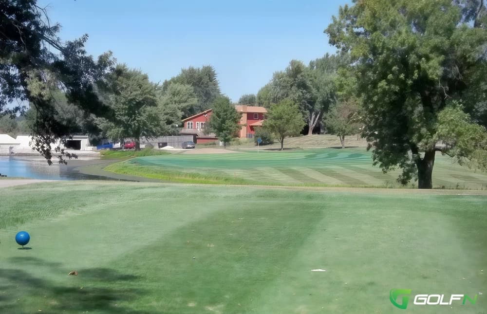 Maryville Country Club in Maryville, Missouri — private, 9-hole golf course