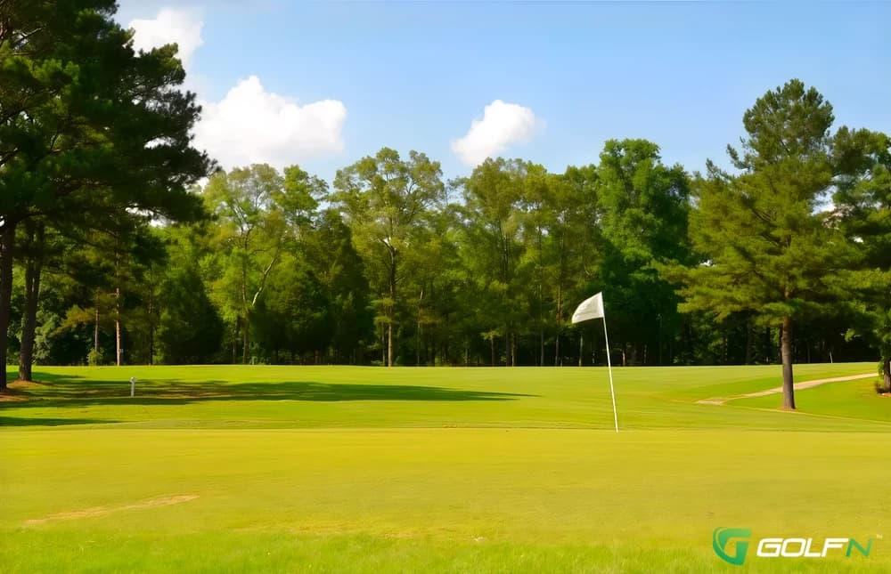 Cahaba Falls Golf Course in Centreville, Alabama — semi-private, 18-hole golf course, designed by Bancroft Timmons