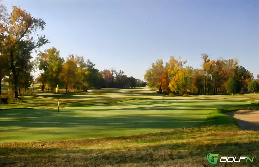 Kokopelli Golf Club in Marion, Illinois — semi-private, 18-hole golf course, designed by Steve Smyers (1996)