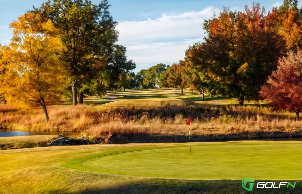 Meadowbrook Country Club in Ballwin, Missouri — private, 18-hole golf course, designed by Robert B. Harris (1960)