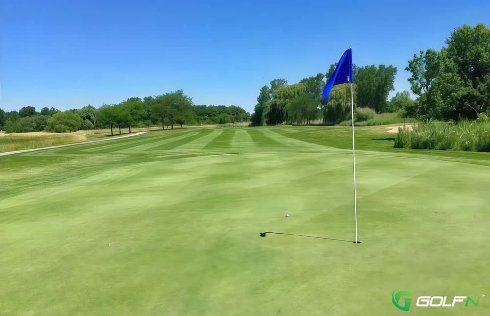 Lake Erie Metropark Golf Course in Brownstown Charter Twp, Michigan — public, 18-hole golf course, designed by Sue Nyquist