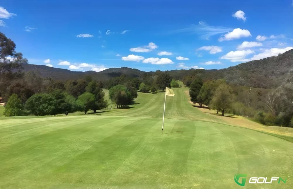 Basildon Golf Club in BASILDON, England — public, 18-hole golf course