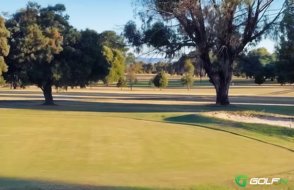 Campbell Town in Tasmania β semi-private, 18-hole golf course