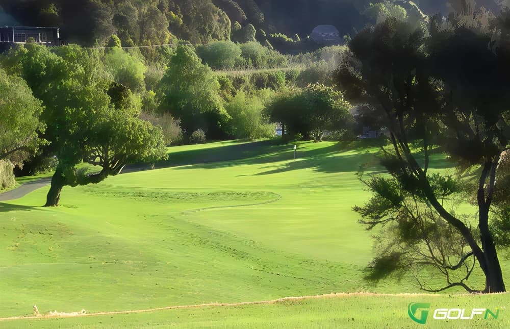 Te Marua Golf Club in Upper Hutt, Wellington β private, 18-hole golf course