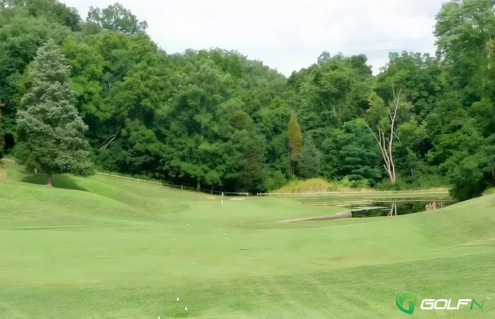 Sugar Ridge Golf Club in Lawrenceburg, Indiana — public, 18-hole golf course, designed by Brian Huntley