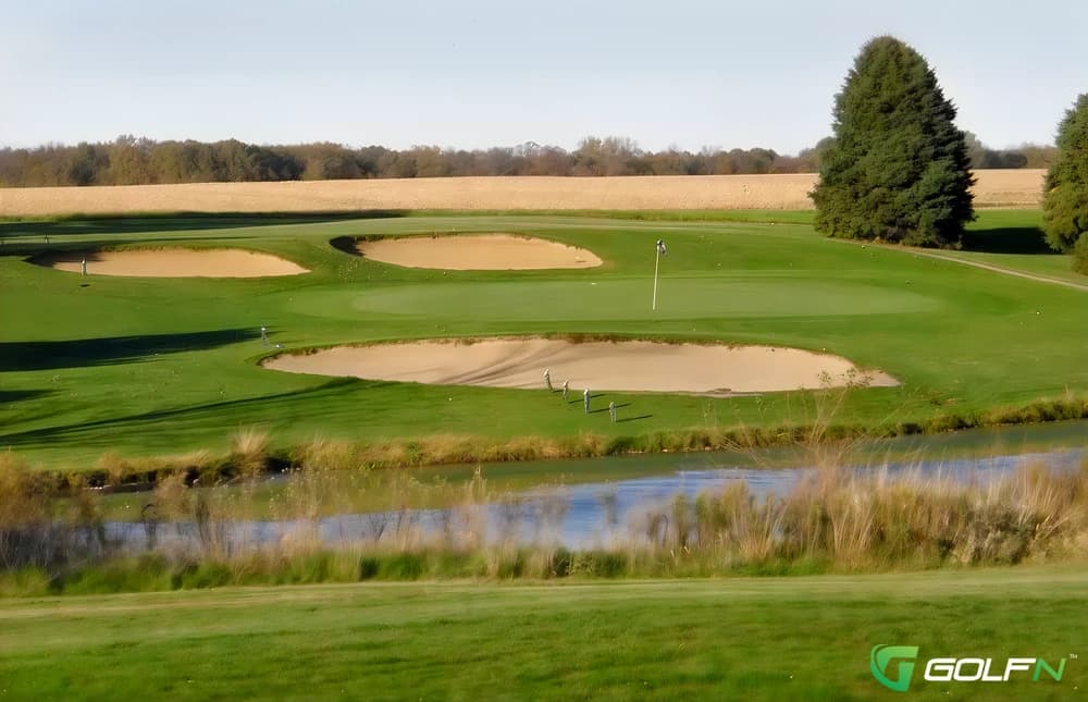 Shambolee Golf Club in Petersburg, Illinois — public, 18-hole golf course, designed by Charles Maddox