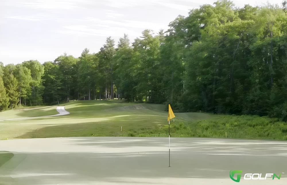 Oaks Golf Links in Somersworth, New Hampshire — public, 18-hole golf course, designed by William Bradley Booth (2004)