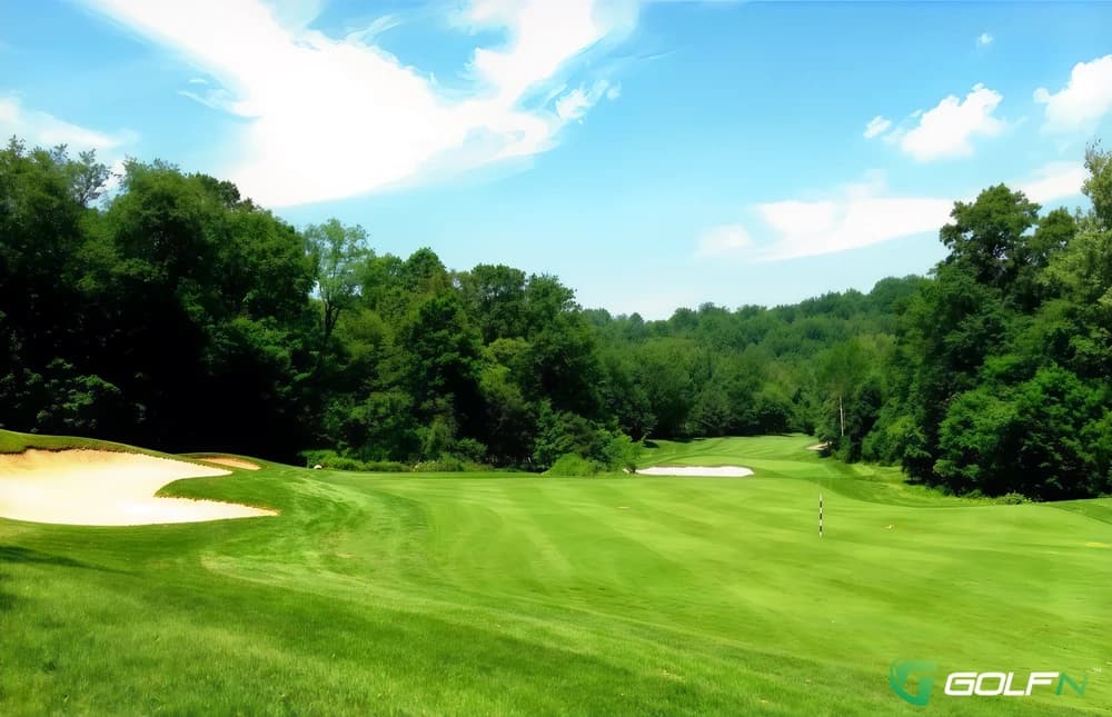 Hollow Brook Golf Club in Cortlandt Manor, New York — private, 18-hole golf course, designed by Eric Bergstol (2004)