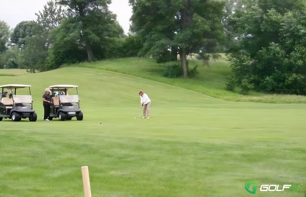 Bracketts Crossing Country Club in Lakeville, Minnesota — private, 18-hole golf course, designed by Don Herfort