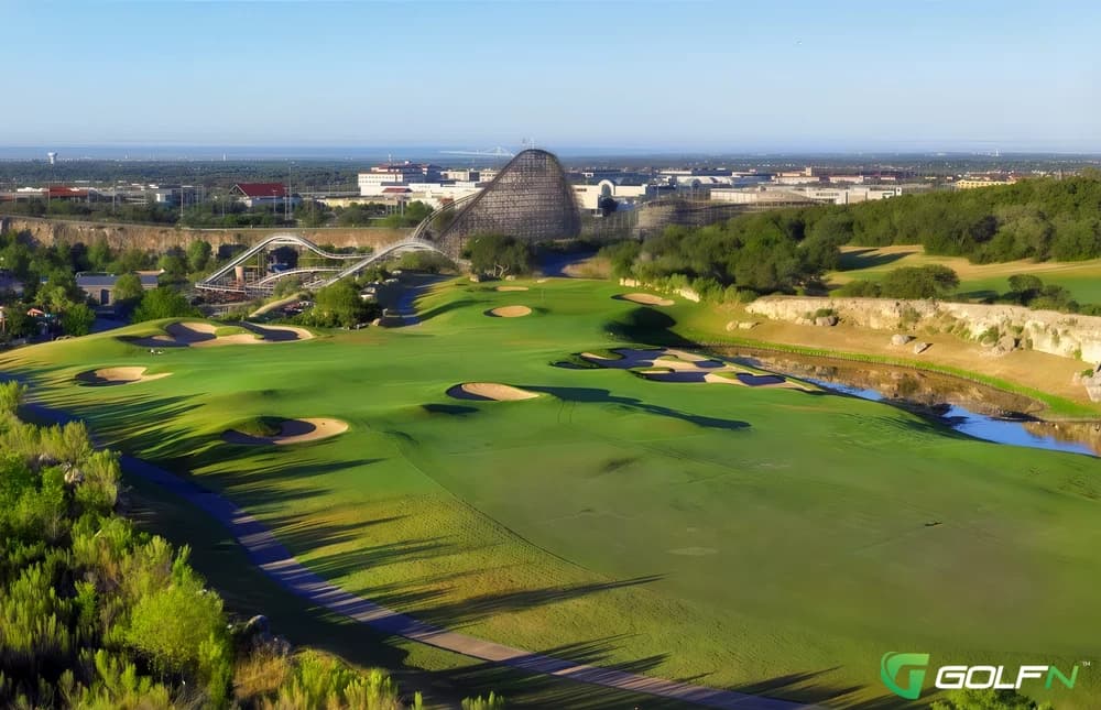 Resort - Westin La Cantera Resort in San Antonio, Texas — resort, 18-hole golf course, designed by Tom Weiskopf (1995)