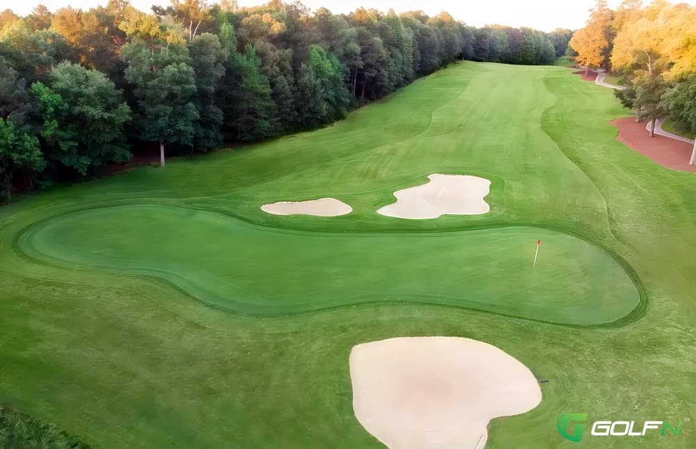 Jamestown - Williamsburg National Golf Club in Williamsburg, Virginia — semi-private, 36-hole golf course, designed by Nicklaus (1995)