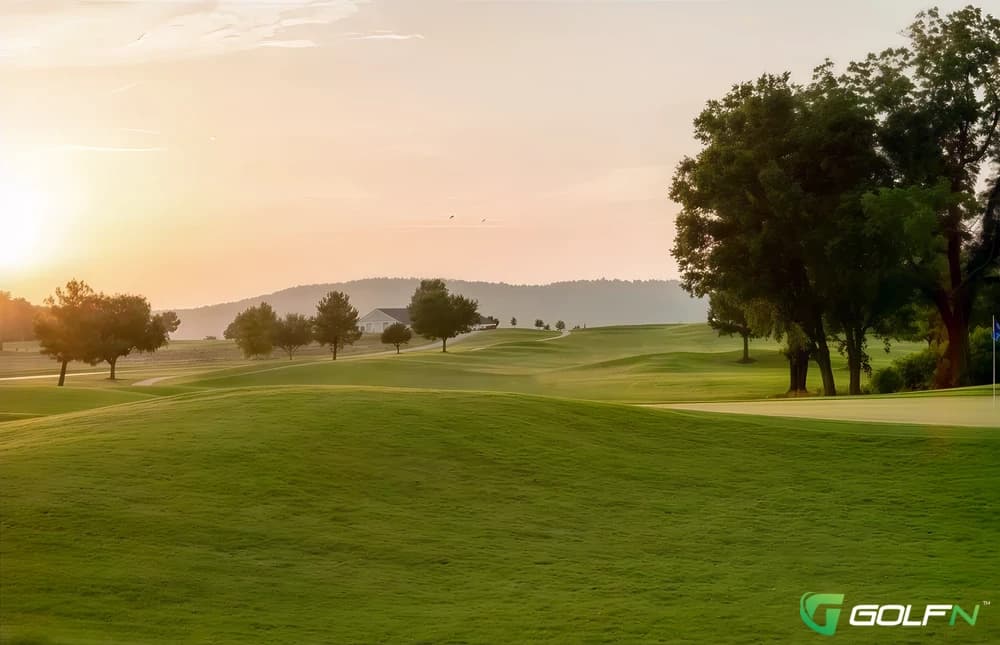 Stonebridge Meadows Golf Club in Fayetteville, Arkansas — public, 18-hole golf course, designed by Randy Heckenkemper (1997)