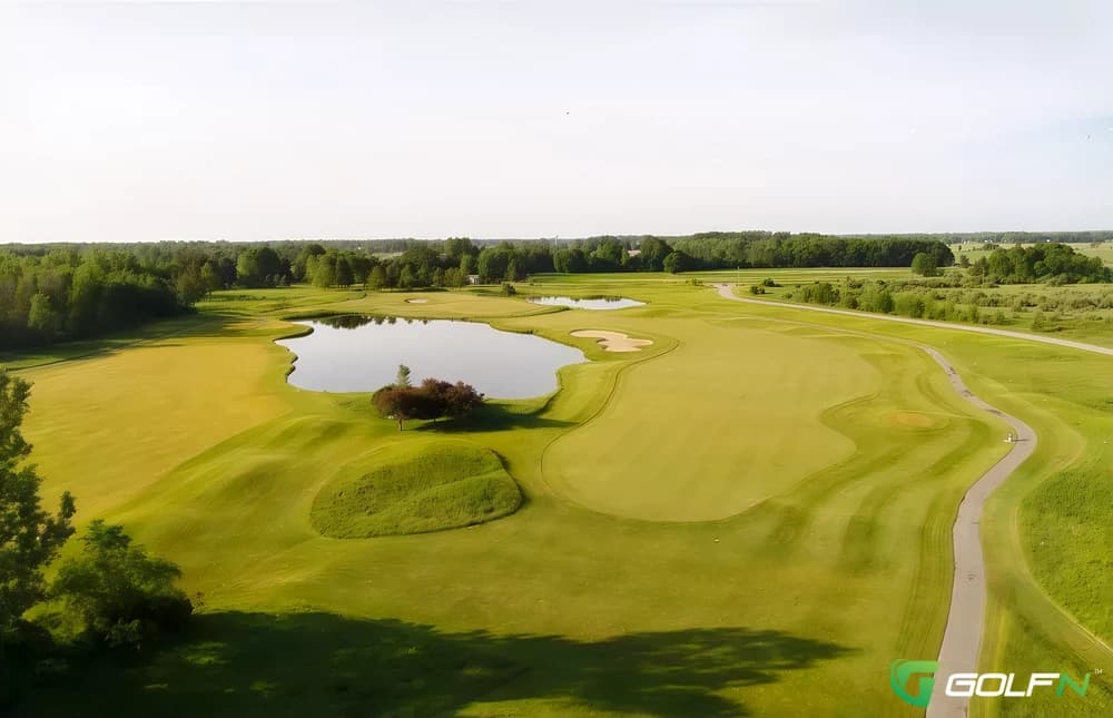 Venetian Bay Golf Club in New Smyrna Beach, Florida — private, 18-hole golf course, designed by Dan Pohl