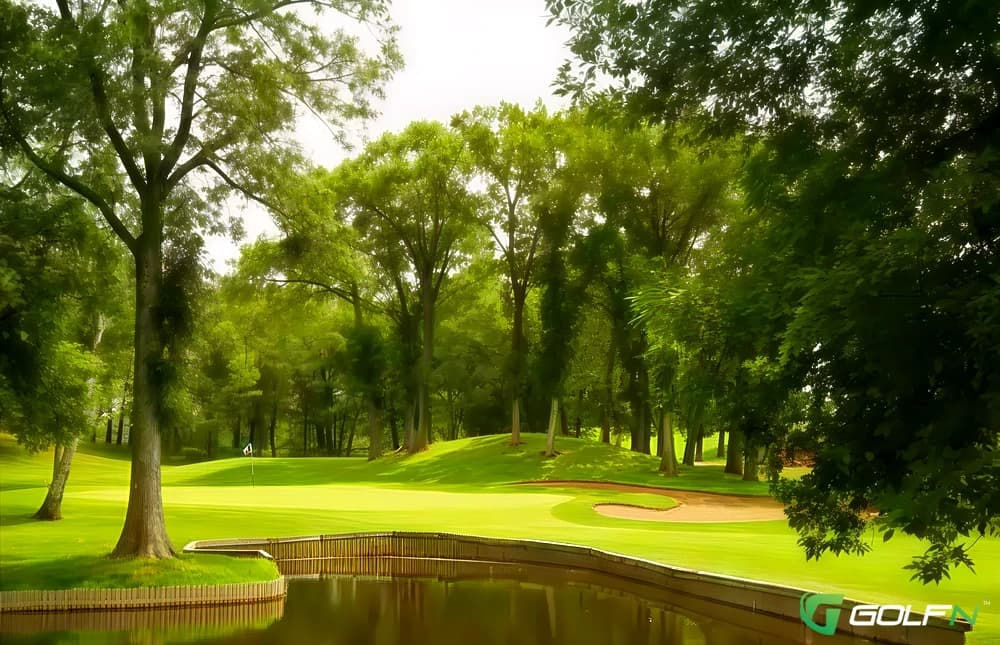 Forest Hills Golf Club in Forest Lake, Minnesota — private, 18-hole golf course