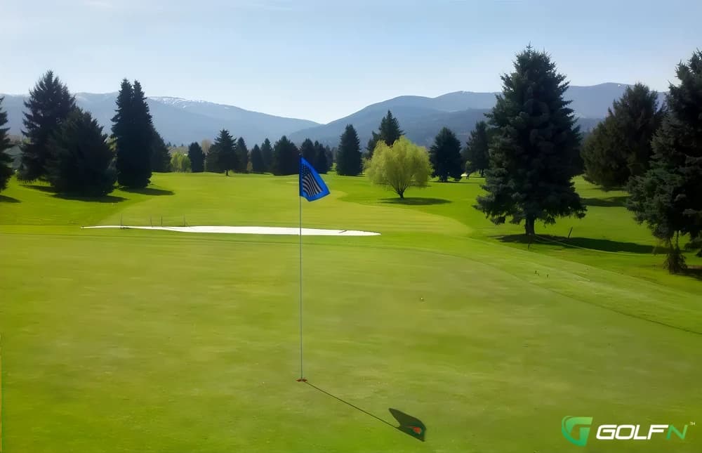 Trailhead Golf Course in Liberty Lake, Washington — public, 18-hole golf course, designed by Dennis Reger