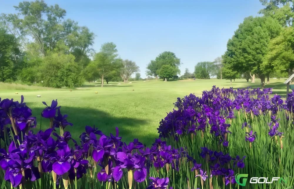 Hillview Country Club in Franklin, Indiana — private, 18-hole golf course, designed by Bob Lohmann