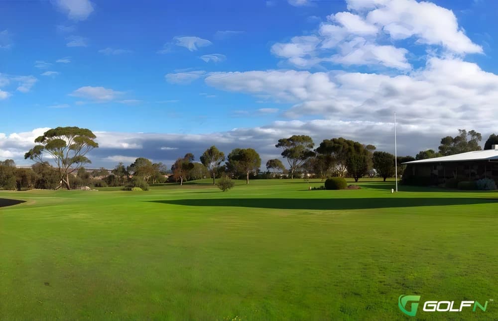 Maitland Golf Course in Maitland, South Australia β public, 18-hole golf course