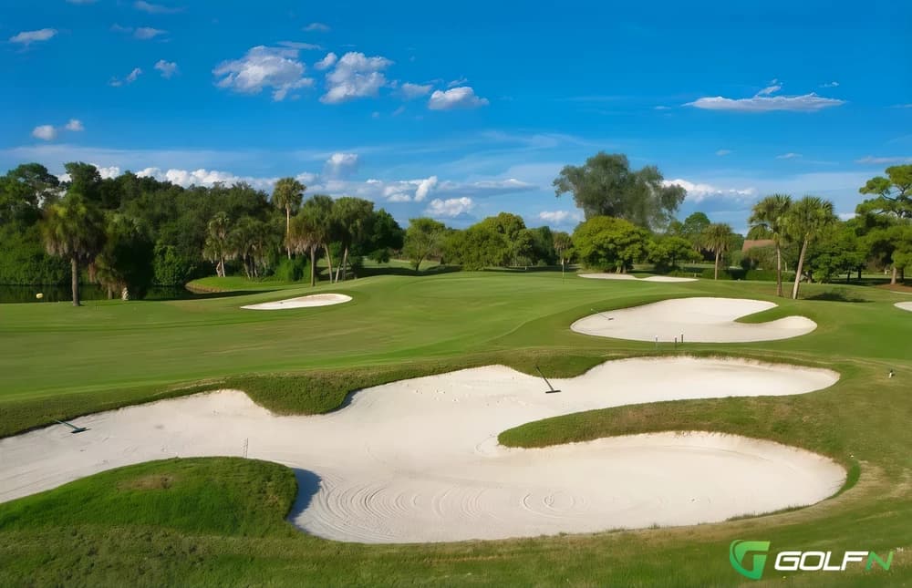 Mission Valley Country Club in Nokomis, Florida — private, 18-hole golf course, designed by David Wallace (1967)