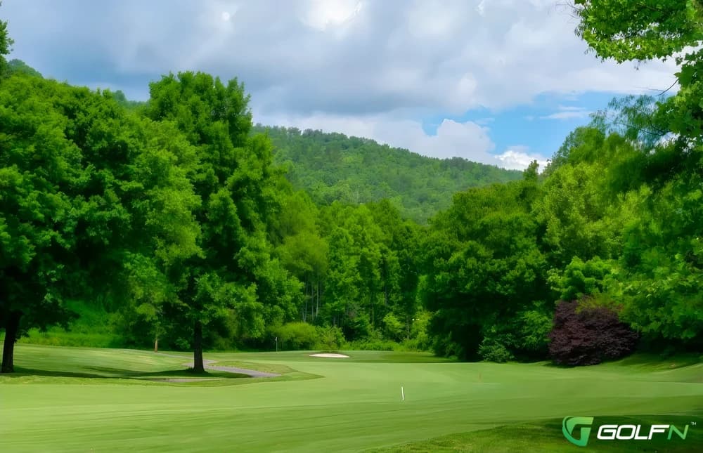 Smoky Mountain Country Club in Whittier, North Carolina — semi-private, 18-hole golf course, designed by Thomas Walker