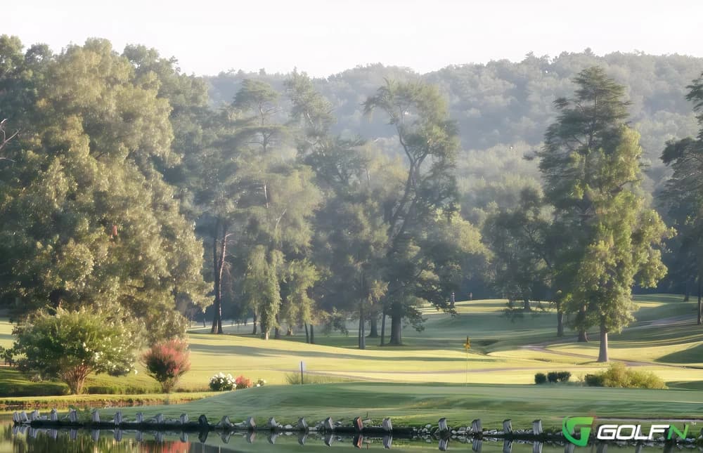 South Park Country Club in Fairdale, Kentucky — private, 18-hole golf course