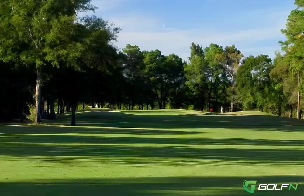 Oakhurst Golf Club in Porter, Texas — public, 18-hole golf course, designed by Dave Marr