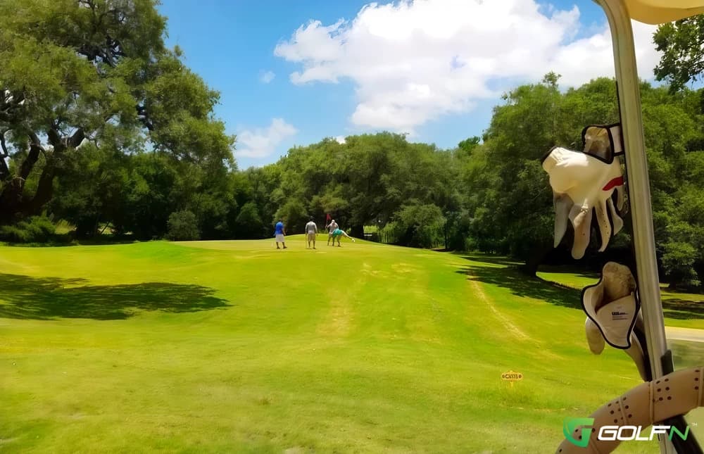Hatch Bend Country Club in Port Lavaca, Texas — semi-private, 18-hole golf course