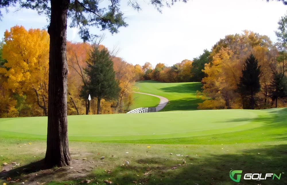 Bluff Creek Golf Course in Chaska, Minnesota — public, 18-hole golf course