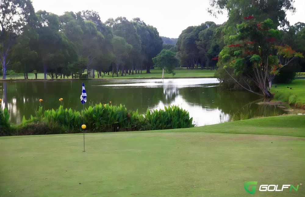 Tallebudgera Golf Course in Tallebudgera, Queensland β semi-private, 18-hole golf course