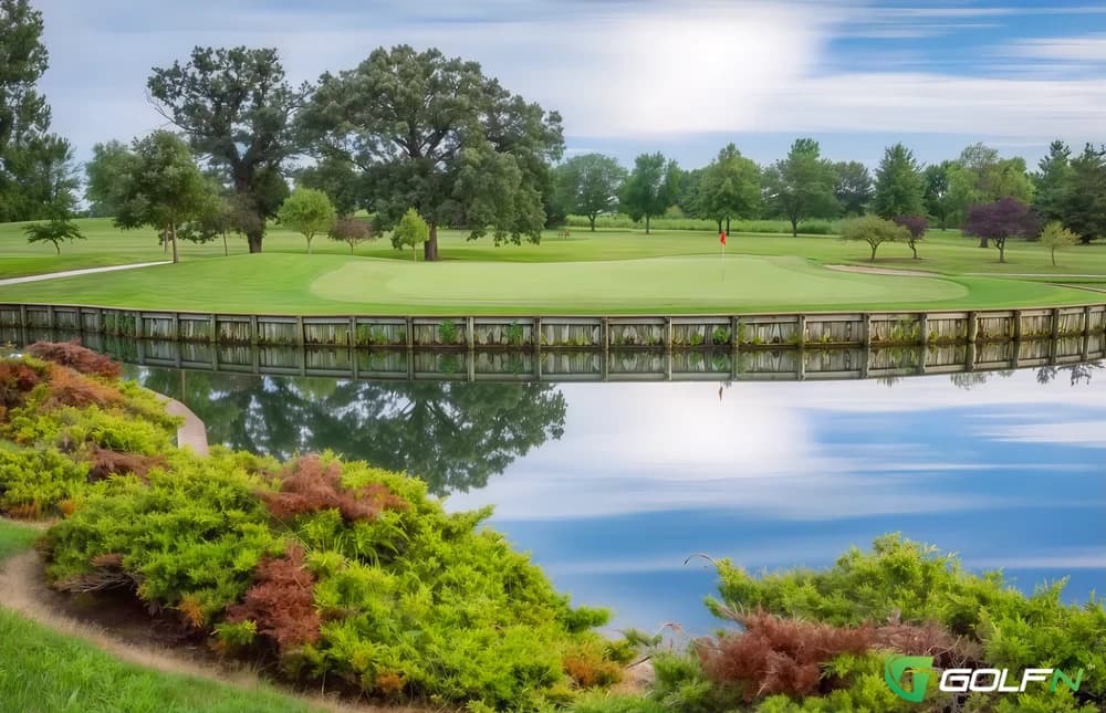 Muscatine Municipal Golf Course in Muscatine, Iowa — public, 18-hole golf course, designed by Gordy Cunninham (1968)