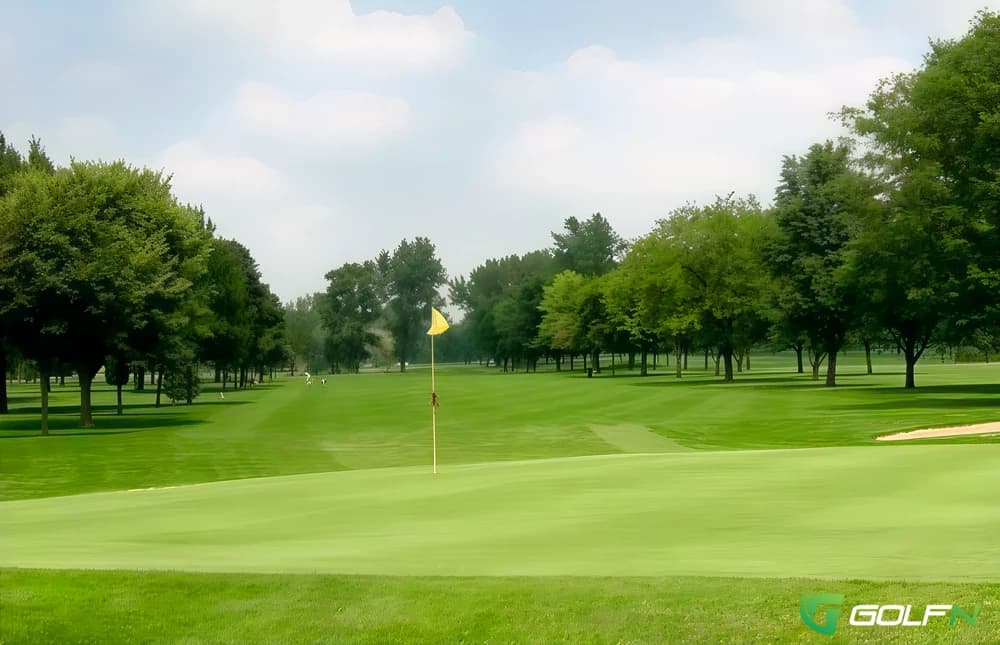 Lombard Golf Course in Lombard, Illinois — public, 9-hole golf course