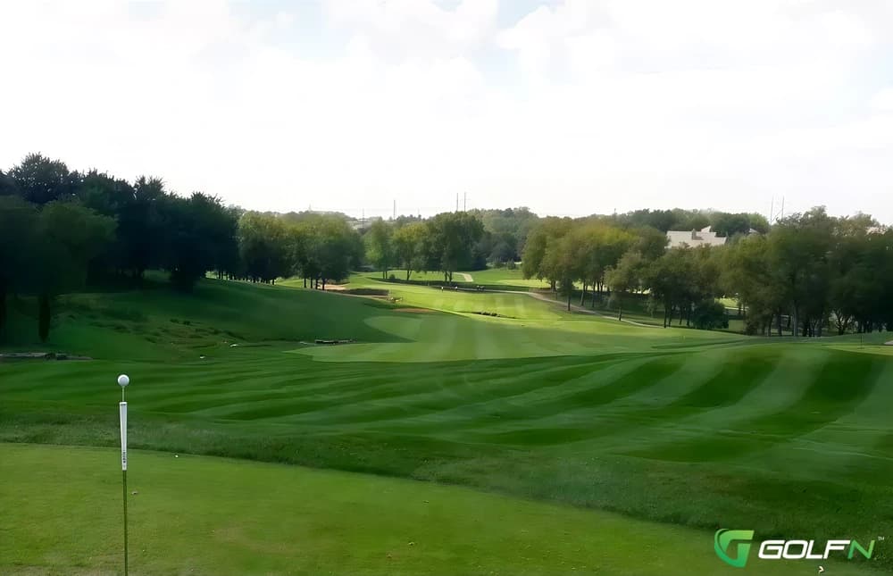 Falcon Ridge Golf Course in Lenexa, Kansas — public, 18-hole golf course, designed by Craig Schreiner (1997)