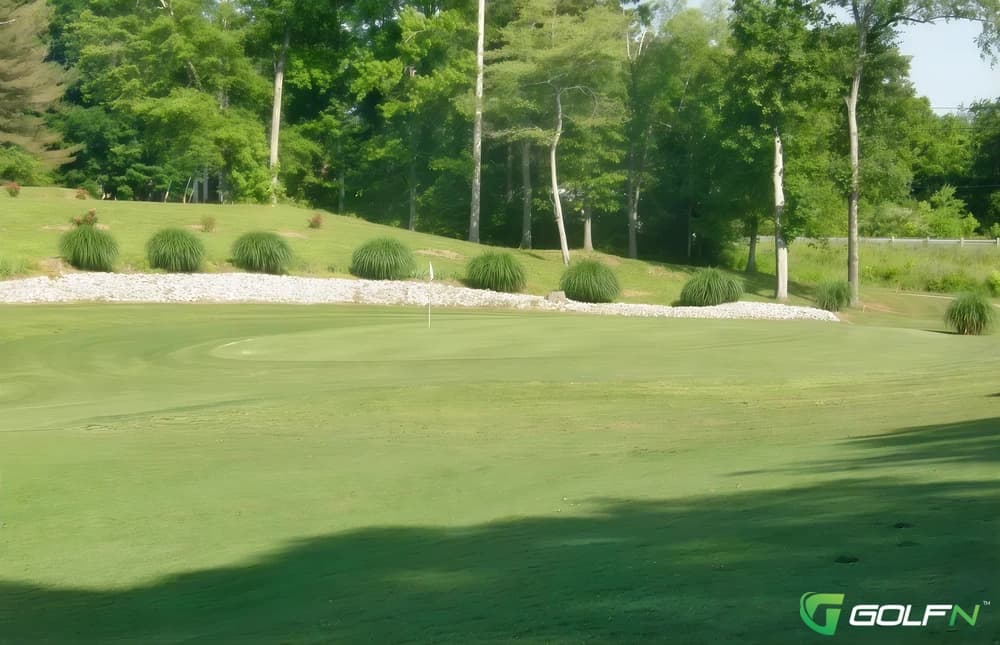 Lawrenceburg Golf & Country Club in Lawrenceburg, Tennessee — private, 18-hole golf course