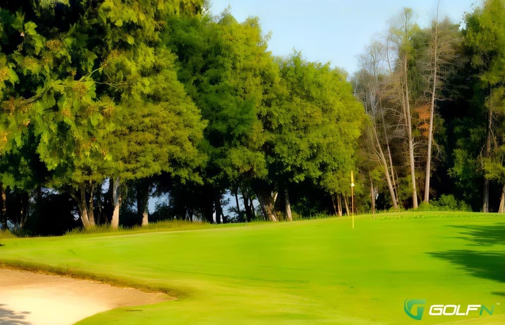 Dearborn Country Club in Aurora, Indiana — semi-private, 18-hole golf course