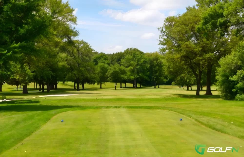 Johnson Park Golf Course in Racine, Wisconsin — public, 18-hole golf course, designed by Bob Lohmann