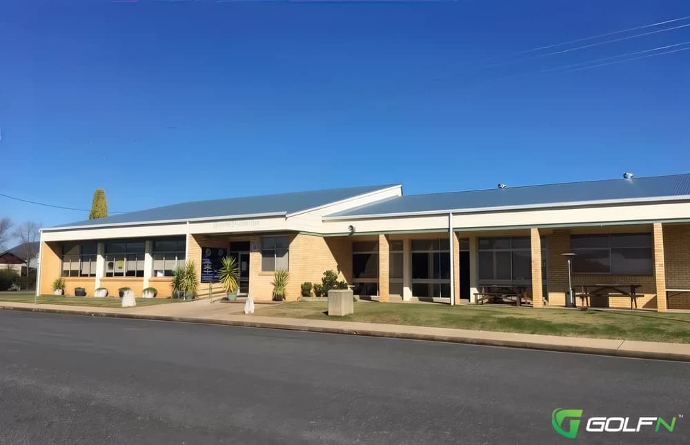 Bingara Sporting Club in Bingara, New South Wales β public, 18-hole golf course