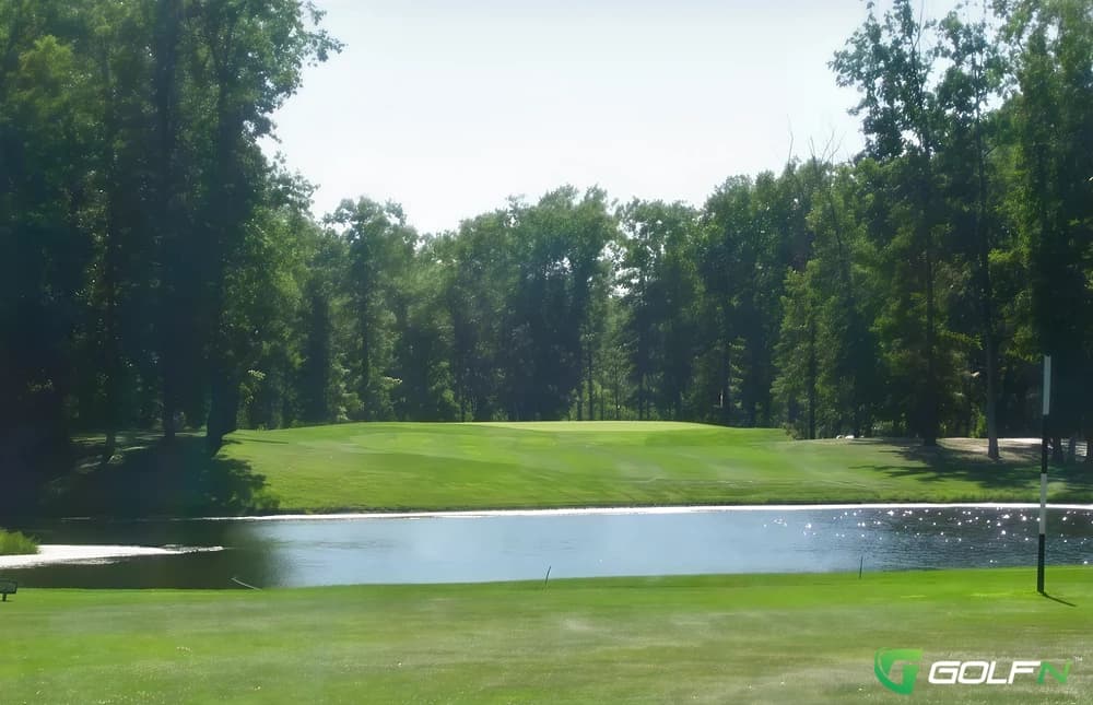 Timber Lakes Golf Course in Staunton, Illinois — semi-private, 18-hole golf course