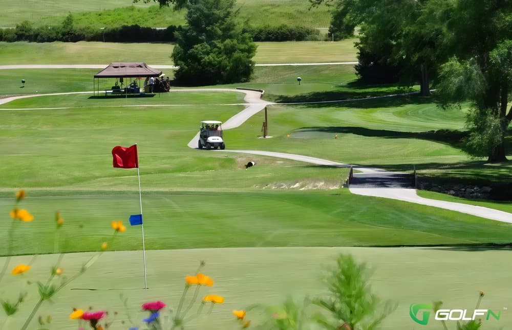 Mcpherson Country Club in McPherson, Kansas — private, 9-hole golf course, designed by Perry Maxwell (1937)
