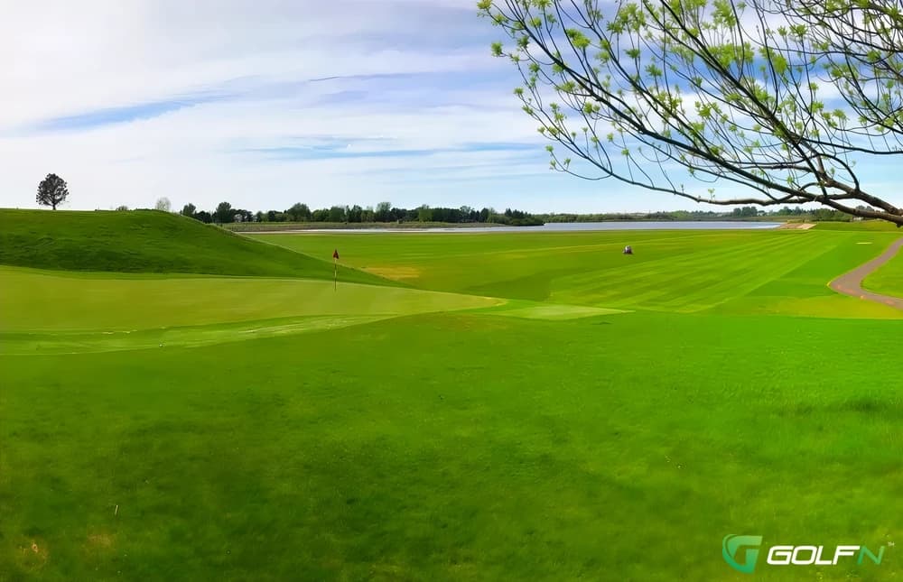 Heart River Municipal Golf Course in Dickinson, North Dakota — public, 18-hole golf course, designed by Rees Jones (1963)