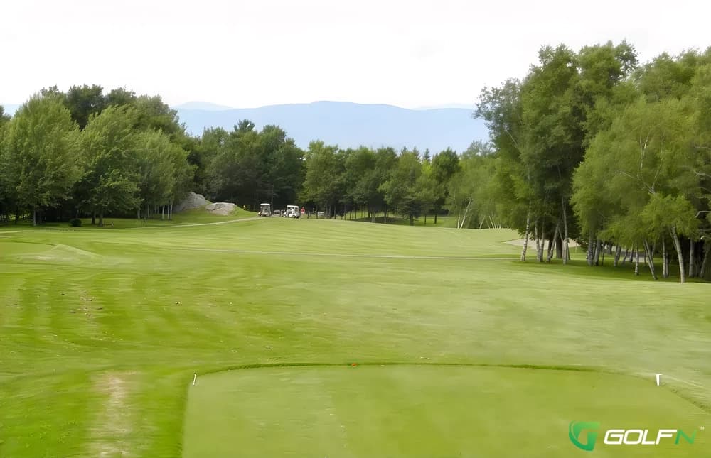 Executive - Club De Golf Monty in Saint-Nicéphore, Quebec — public, 18-hole golf course
