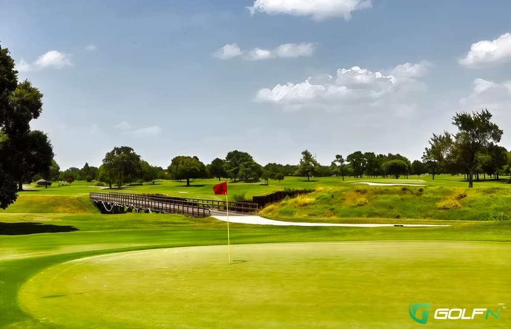 Jackrabbit - Hearthstone Country Club in Houston, Texas — private, 27-hole golf course, designed by Jay Riviere (1977)